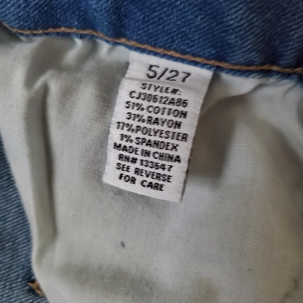 Distressed and Cuffed Celebrity Pink Shorts - Picture 3 of 5